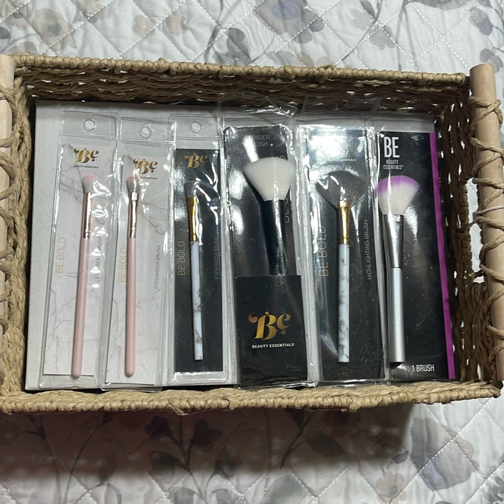 New set/6 makeup brushes
